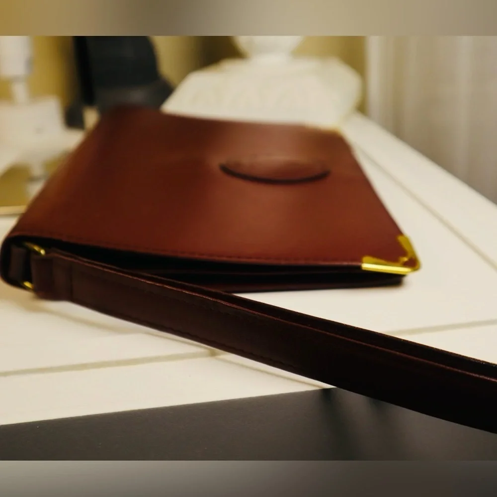 Cartier Must De Cartier Leather Clutch Bag Leather Clutch Bag in Good condition